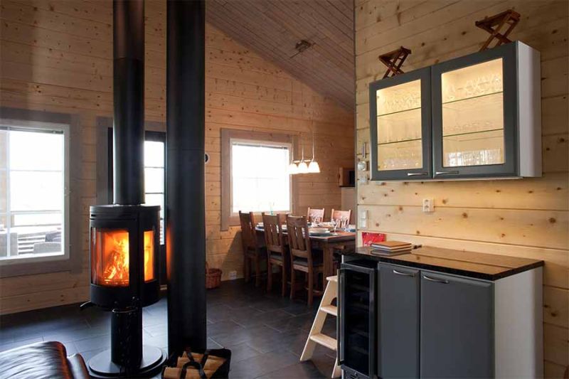 Kaidan Kiho, Hapero -huvila yläkerran takka